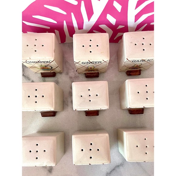 Vintage Cottage Core Spice Jars/Shakers. Set of 9. Made in Japan - Picture 5 of 9